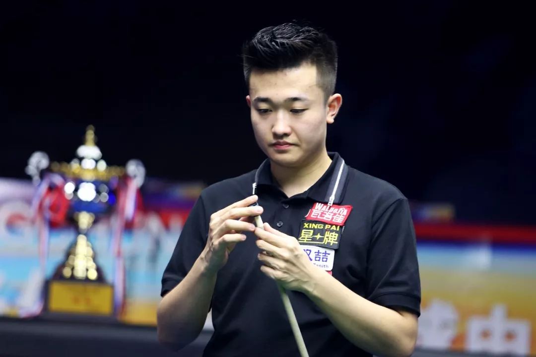 他凭借其闪 他凭借其闪